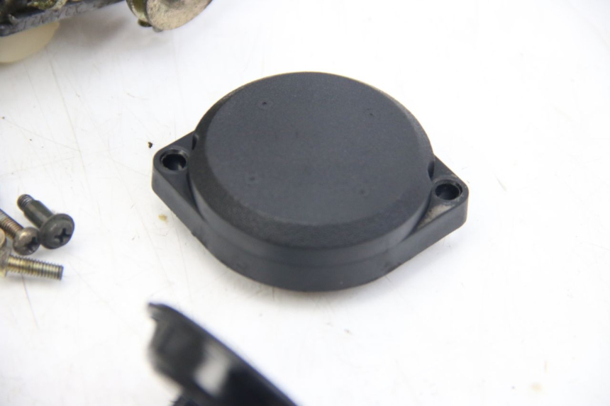 photo de VERGASER APRILIA SCARABEO 4T 50 (2009 - 2017) - Bevestigingspunten