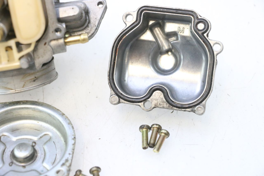 photo de VERGASER HONDA SCV LEAD 100 (2003 - 2007) - Alternatieve hoek