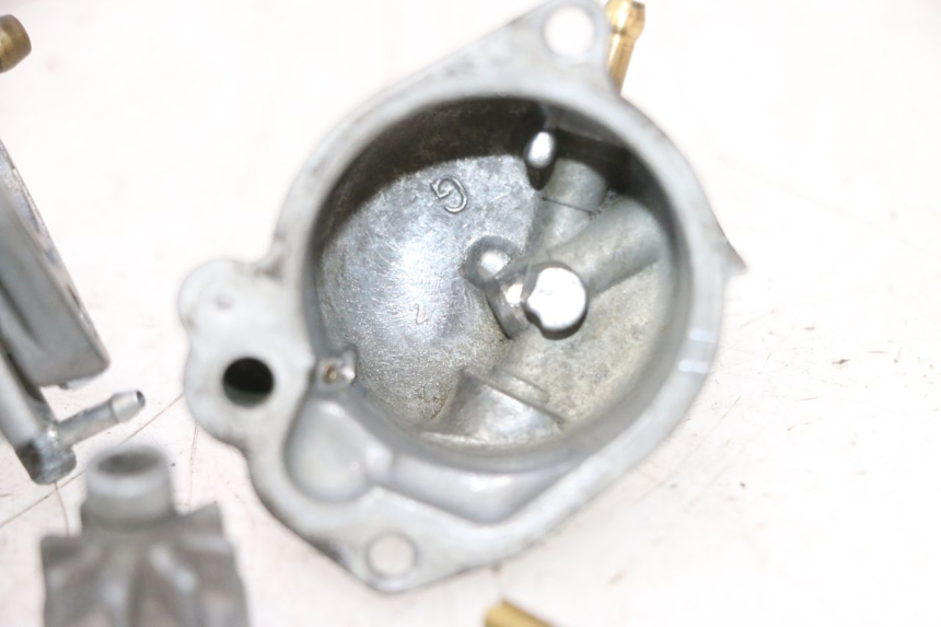 photo de VERGASER PEUGEOT TREKKER 50 (1995 - 2004) - Detail van het onderdeel