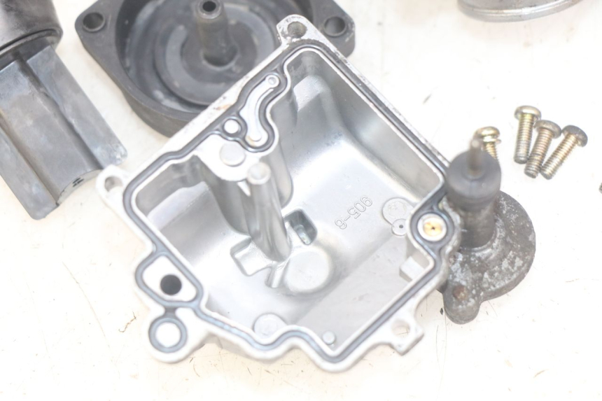 photo de VERGASER SUZUKI UH BURGMAN 125 (2002 - 2006) - Visuele inspectie