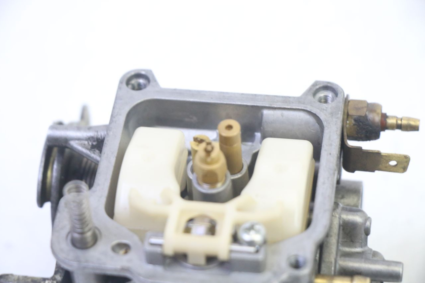 photo de VERGASER PEUGEOT VIVACITY NEW 4T 50 (2008 - 2017) - Markeringen en referenties