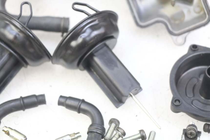 photo de VERGASER HONDA VT C SHADOW 125 (1999 - 2007) - Detail van het onderdeel