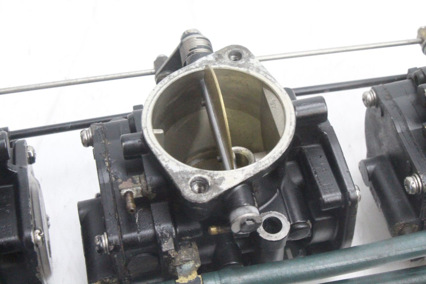 photo de CARBURATEUR YAMAHA WAVE RUNNER GP R 1200 (2000 - 2003) - Productaanzicht