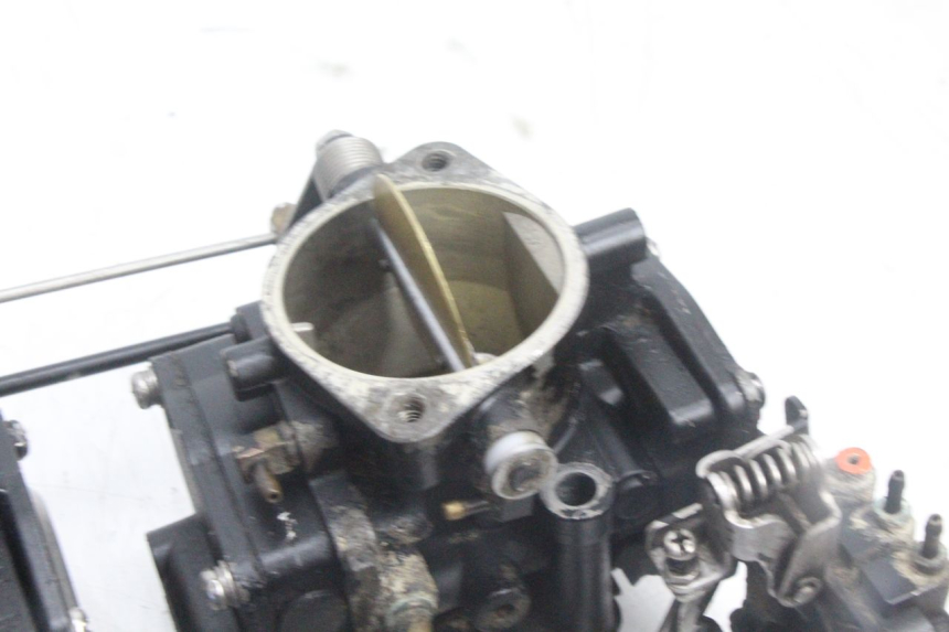 photo de CARBURATEUR YAMAHA WAVE RUNNER GP R 1200 (2000 - 2003) - Kenmerkende details