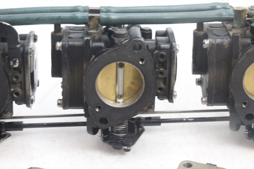 photo de CARBURATEUR YAMAHA WAVE RUNNER GP R 1200 (2000 - 2003) - Focus op structuur