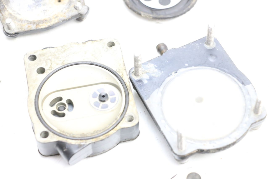 photo de CARBURATEUR YAMAHA WAVE RUNNER GP R 1200 (2000 - 2003) - Detail van het onderdeel