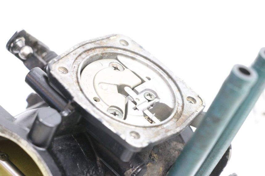 photo de CARBURATEUR YAMAHA WAVE RUNNER GP R 1200 (2000 - 2003) - Technische close-up