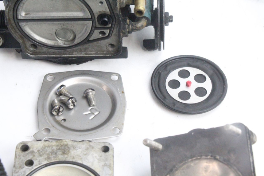 photo de CARBURATEUR YAMAHA WAVE RUNNER GP R 1200 (2000 - 2003) - Overzicht