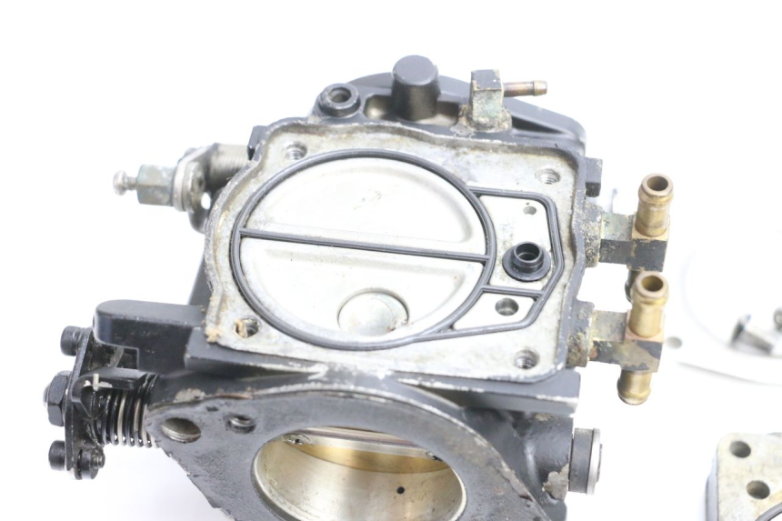photo de CARBURATEUR YAMAHA WAVE RUNNER GP R 1200 (2000 - 2003) - Gecontroleerd onderdeel