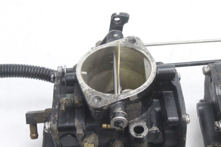 photo de CARBURATEUR YAMAHA WAVE RUNNER GP R 1200 (2000 - 2003) - Markeringen en referenties