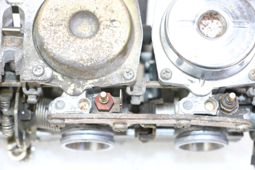 photo de VERGASER YAMAHA XJN DIVERSION 600 (2000 - 2003) - Zoom op gebruiksstaat