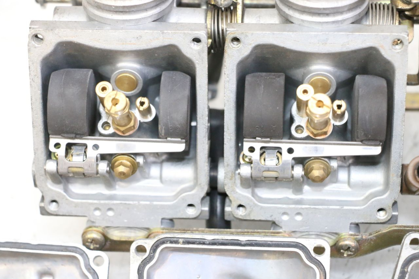 photo de VERGASER YAMAHA XJN DIVERSION 600 (2000 - 2003) - Markeringen en referenties