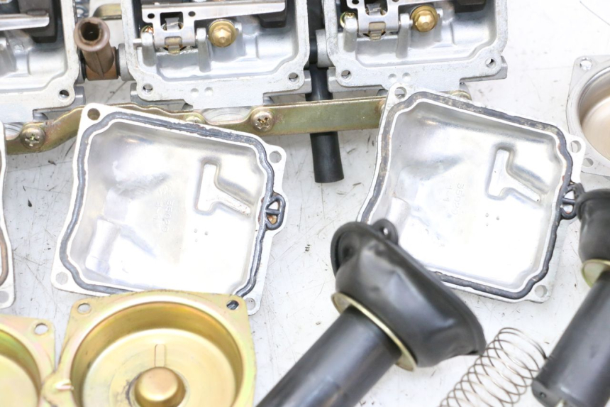 photo de VERGASER YAMAHA XJN DIVERSION 600 (2000 - 2003) - Visuele inspectie