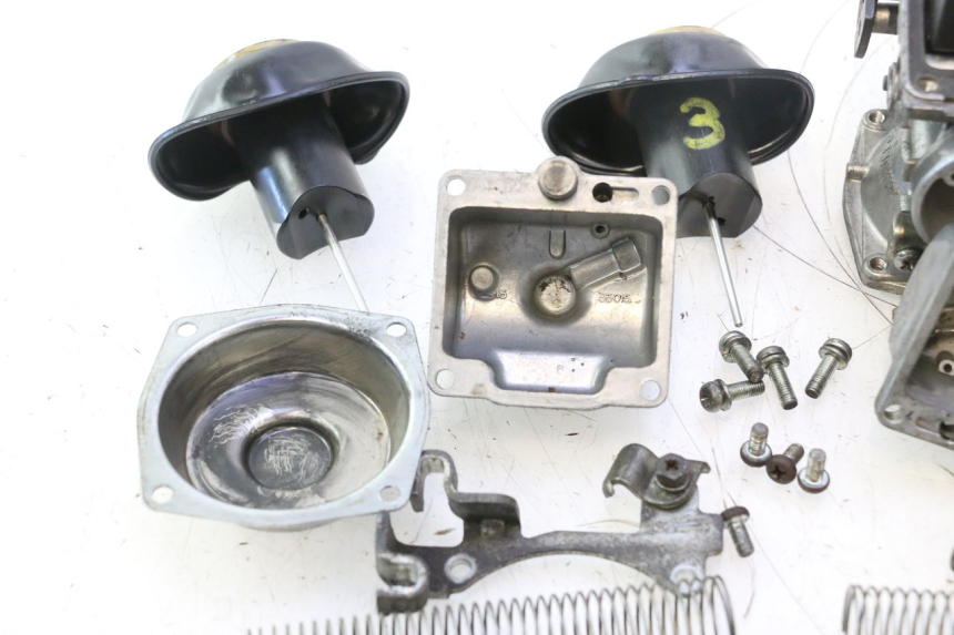 photo de CARBURATEUR YAMAHA XJR 1300 (1998 - 2002) - Zoom op gebruiksstaat