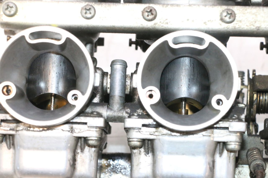 photo de CARBURATEUR YAMAHA XJR 1300 (1998 - 2002) - Andere kijkhoek