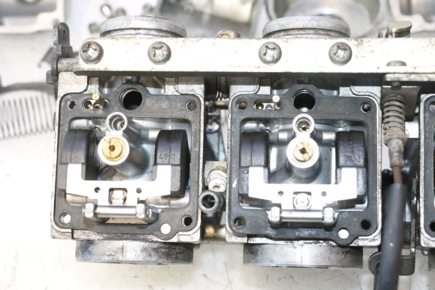 photo de CARBURATEUR YAMAHA XJR 1300 (1998 - 2002) - Bevestigingspunten