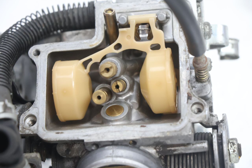 photo de CARBURATEUR HONDA XRV AFRICA TWIN 750 (1990 - 1992) - Zoom op componenten