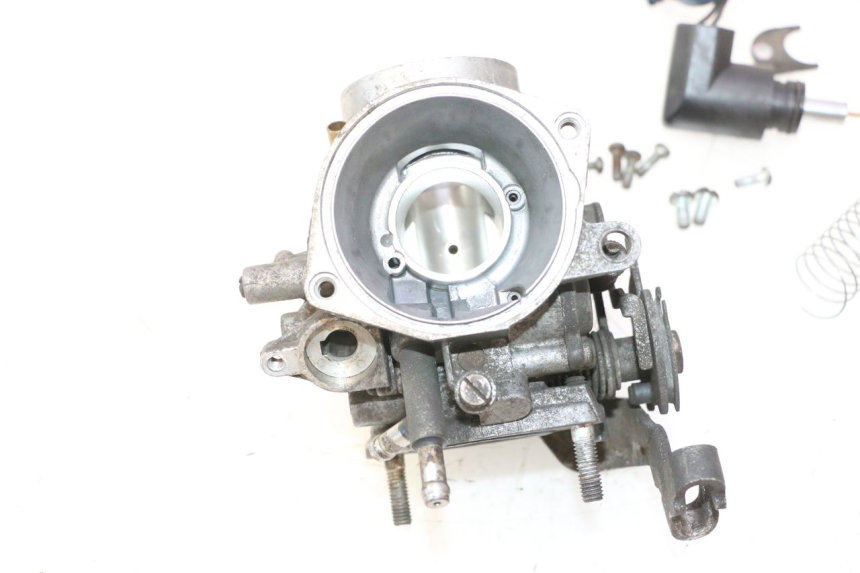 photo de VERGASER YAMAHA YP MAJESTY 125 (2002 - 2006) - Alternatieve hoek