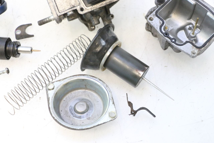 photo de VERGASER YAMAHA YP MAJESTY 125 (2002 - 2006) - Staat van het oppervlak