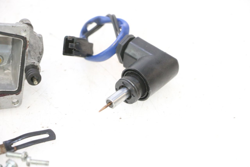 photo de VERGASER YAMAHA YP MAJESTY 125 (1998 - 2001) - Visuele inspectie