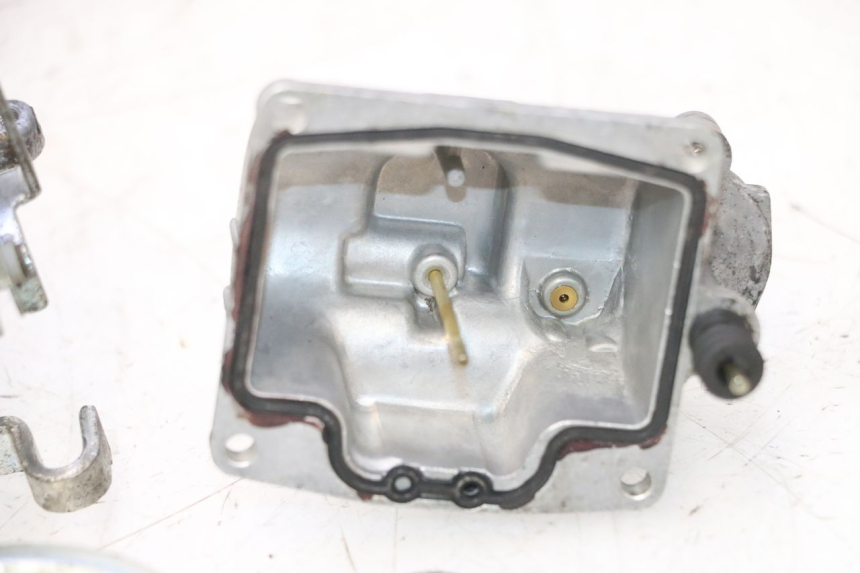 photo de VERGASER YAMAHA YP MAJESTY 125 (1998 - 2001) - Focus op structuur