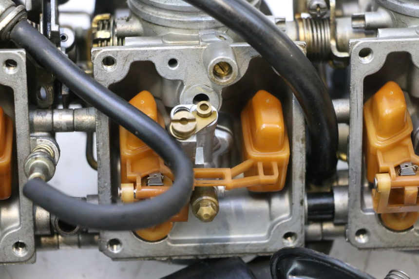 photo de CARBURATEUR YAMAHA YZF R GENESIS 750 (1993 - 1998) - Overzicht