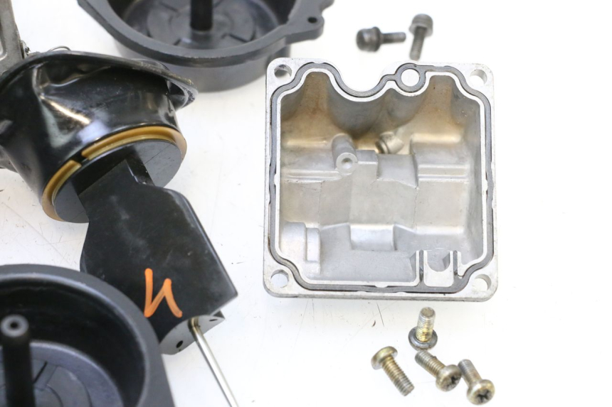 photo de CARBURATEUR YAMAHA YZF R GENESIS 750 (1993 - 1998) - Staat van het oppervlak