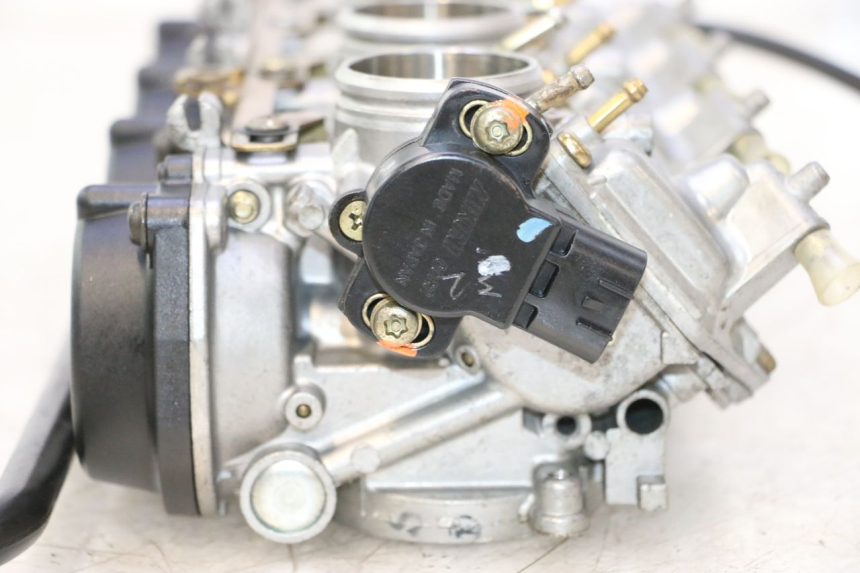 photo de CARBURATEUR KAWASAKI ZX-6R ZX6R 600 (2000 - 2002) - Kenmerkende details