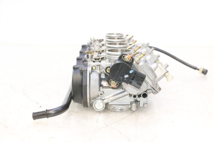 photo de CARBURATEUR KAWASAKI ZX-6R ZX6R 600 (2000 - 2002) - Zoom op componenten