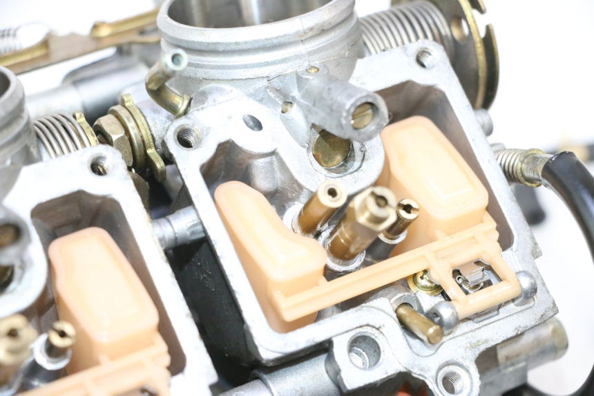photo de CARBURATEUR KAWASAKI ZX-6R ZX6R 600 (2000 - 2002) - Bevestigingspunten