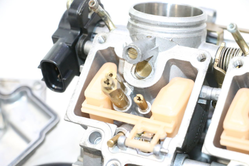 photo de CARBURATEUR KAWASAKI ZX-6R ZX6R 600 (2000 - 2002) - Markeringen en referenties