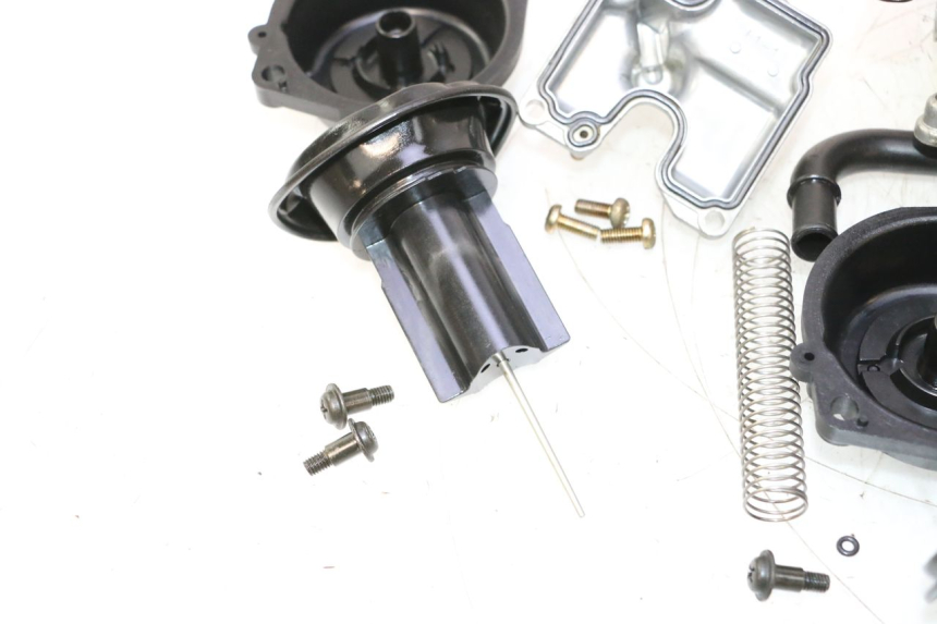 photo de CARBURATEUR KAWASAKI ZX-6R ZX6R 600 (2000 - 2002) - Kenmerkende details