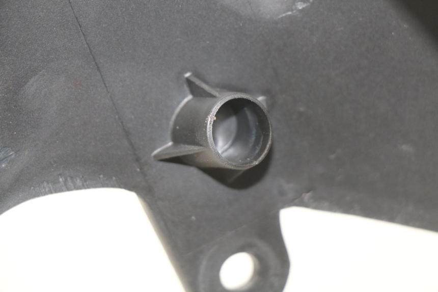 photo de ACHTERKAP MV AGUSTA BRUTALE R WALLY 910 (2008 - 2008) - Zoom op gebruiksstaat