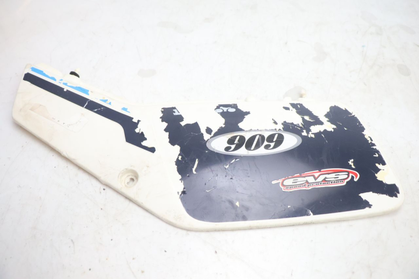 photo de ACHTERKAP SUZUKI DR S 600 (1985 - 1989) - Overzicht