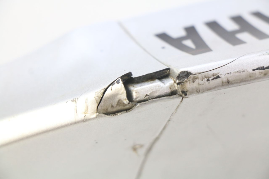 photo de ACHTERKAP YAMAHA FZS FAZER 600 (1998 - 2001) - Zoom op gebruiksstaat