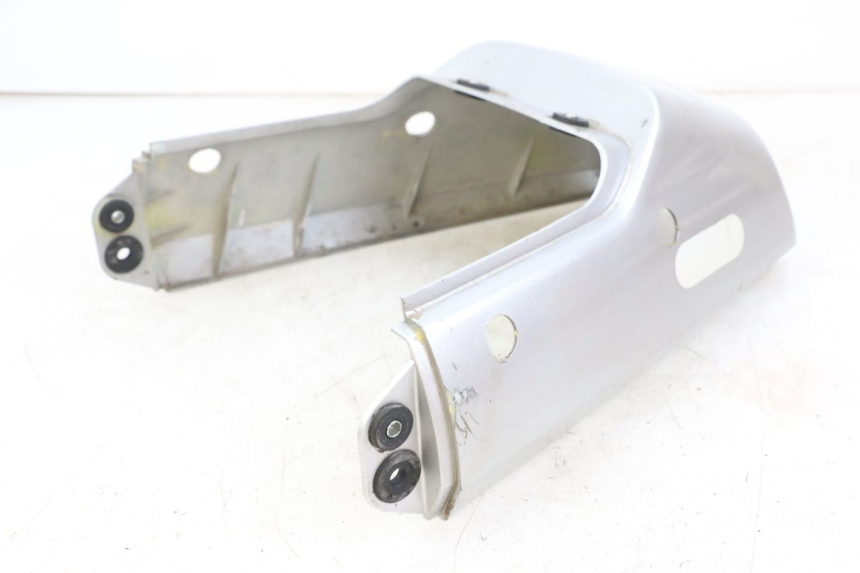 photo de ACHTERKAP HYOSUNG GF 125 (2001 - 2005) - Bevestigingspunten