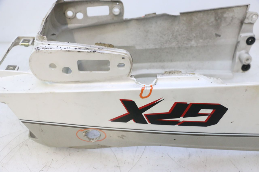 photo de ACHTERKAP KAWASAKI GPX F ZX750F 750 (1986 - 1990) - Detail van het onderdeel