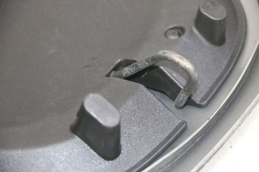 photo de ACHTERKAP PIAGGIO MP3 LT 400 (2007 - 2012) - Zoom op gebruiksstaat