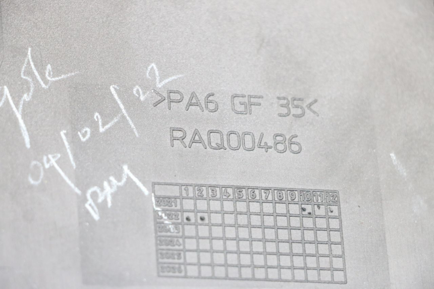 photo de ACHTERKAP ROYAL ENFIELD SCRAM 411 (2022 - 2024) - Detail van het onderdeel