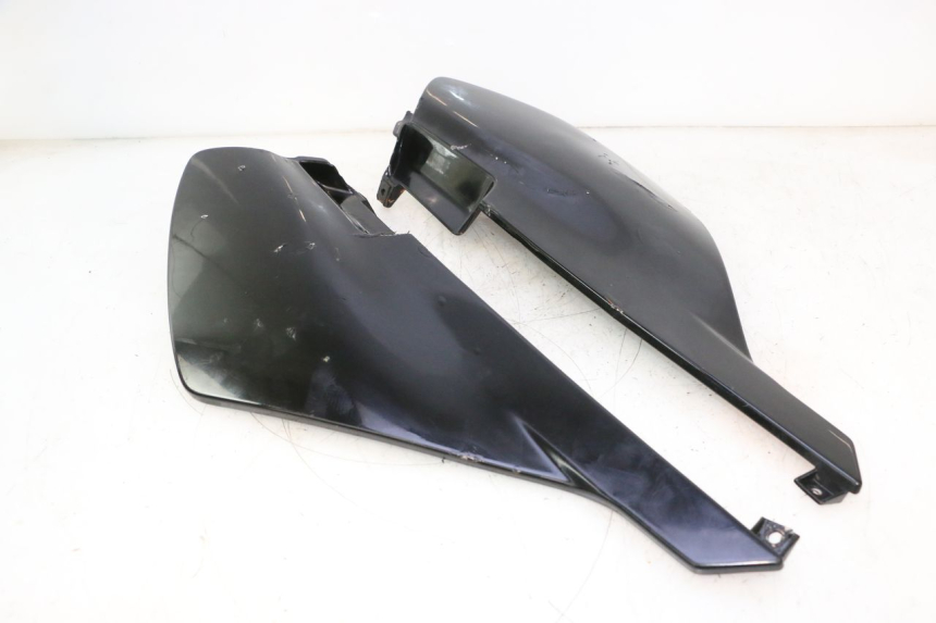 photo de ACHTERKAP DERBI SENDA 50 (2003 - 2005) - Detail van het onderdeel