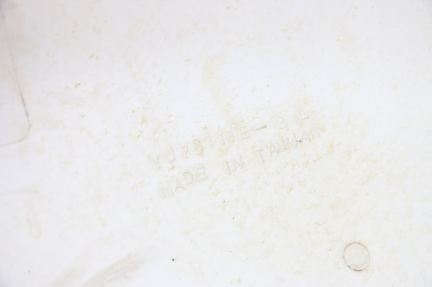 photo de ACHTERKAP DERBI SENDA SM DRD 50 (2008 - 2013) - Detail van het onderdeel