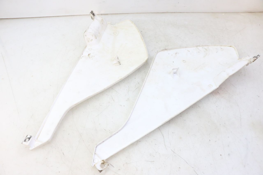 photo de ACHTERKAP DERBI SENDA SM DRD 50 (2008 - 2013) - Bevestigingspunten