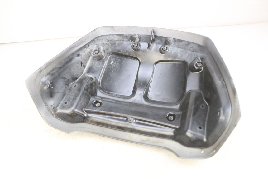 photo de ACHTERKAP PIAGGIO XEVO - X EVO 125 (2007 - 2017) - Zoom op gebruiksstaat