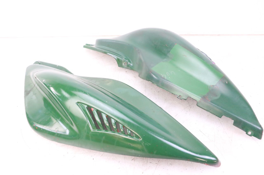 photo de ACHTERKAP YAMAHA AEROX 50 (1997 - 2006) - Detail van het onderdeel