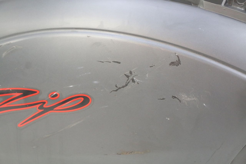 photo de ACHTERKAP PIAGGIO ZIP 4T 50 (2018 - 2020) - Zoom op gebruiksstaat