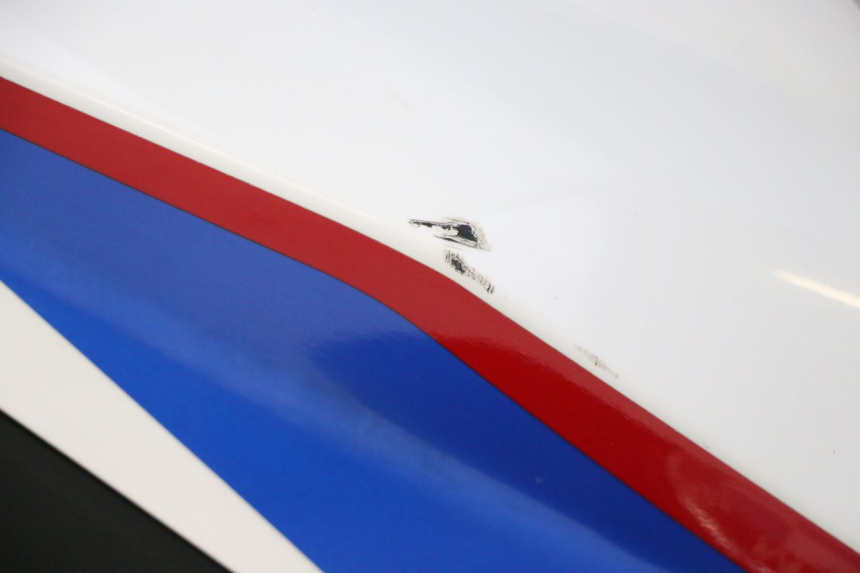 photo de RECHTER TANKKAP BMW G310 R 310 (2016 - 2020) - Detail van het onderdeel