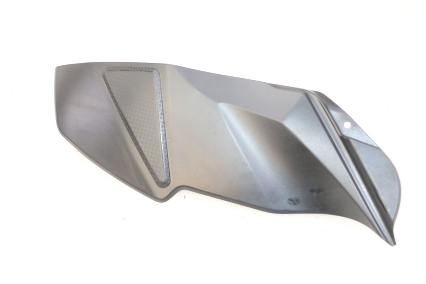 photo de RECHTER TANKKAP SUZUKI GSR 750 (2011 - 2017) - Hoofdaanzicht