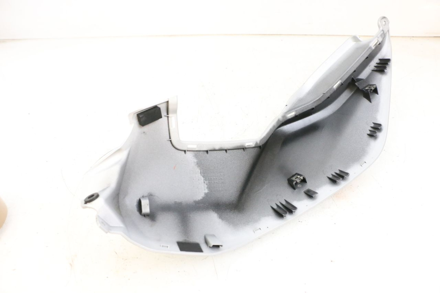 photo de RECHTER TANKKAP YAMAHA MT-07 MT07 ABS 700 (2018 - 2020) - Zoom op gebruiksstaat