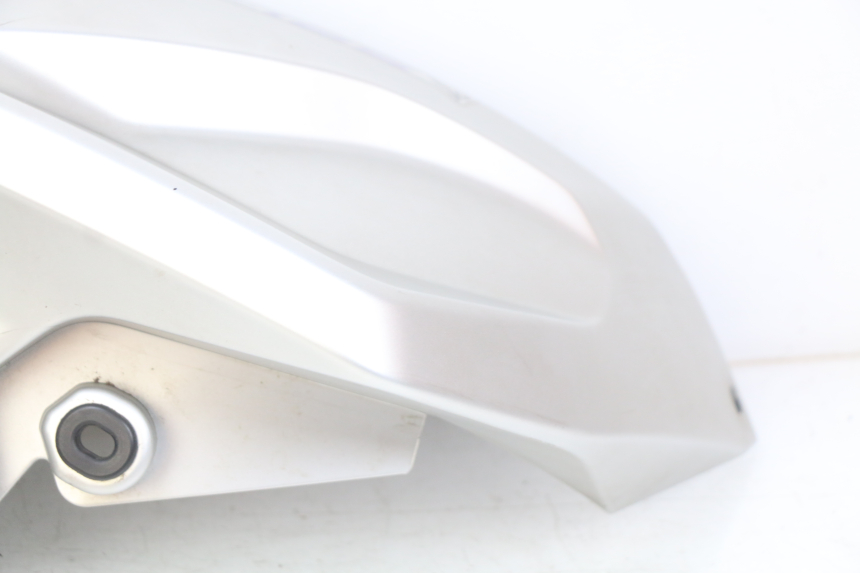 photo de RECHTS TANKKUIP YAMAHA MT ABS 125 (2014 - 2018) - Detail van het onderdeel