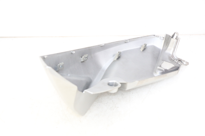 photo de RECHTS TANKKUIP YAMAHA MT ABS 125 (2014 - 2018) - Gecontroleerd onderdeel